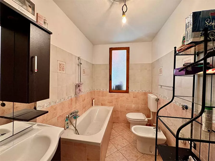Immagine 9 di Casa indipendente in vendita  in Via Lorenzo Lucifredi 13 a Borghetto D'arroscia