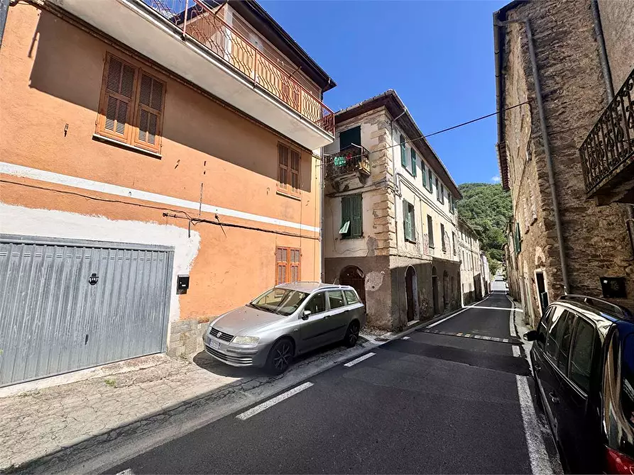 Immagine 1 di Casa indipendente in vendita  in Via Lorenzo Lucifredi 13 a Borghetto D'arroscia