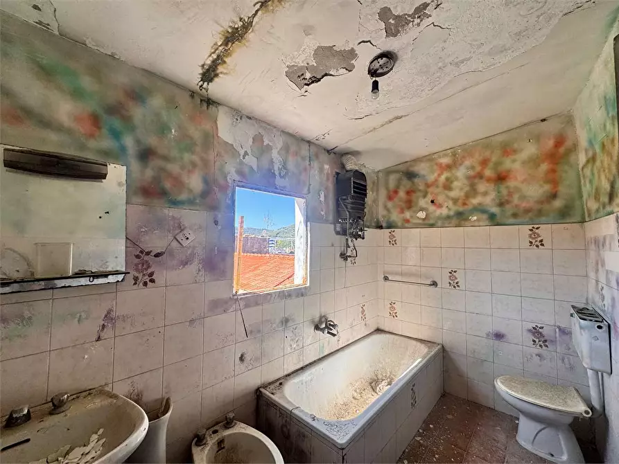 Immagine 13 di Casa indipendente in vendita  in Via Regina Elena 5 a Chiusanico