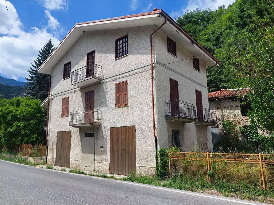 Immagine 4 di Casa indipendente in vendita  in Frazione Isola Perosa a Ormea