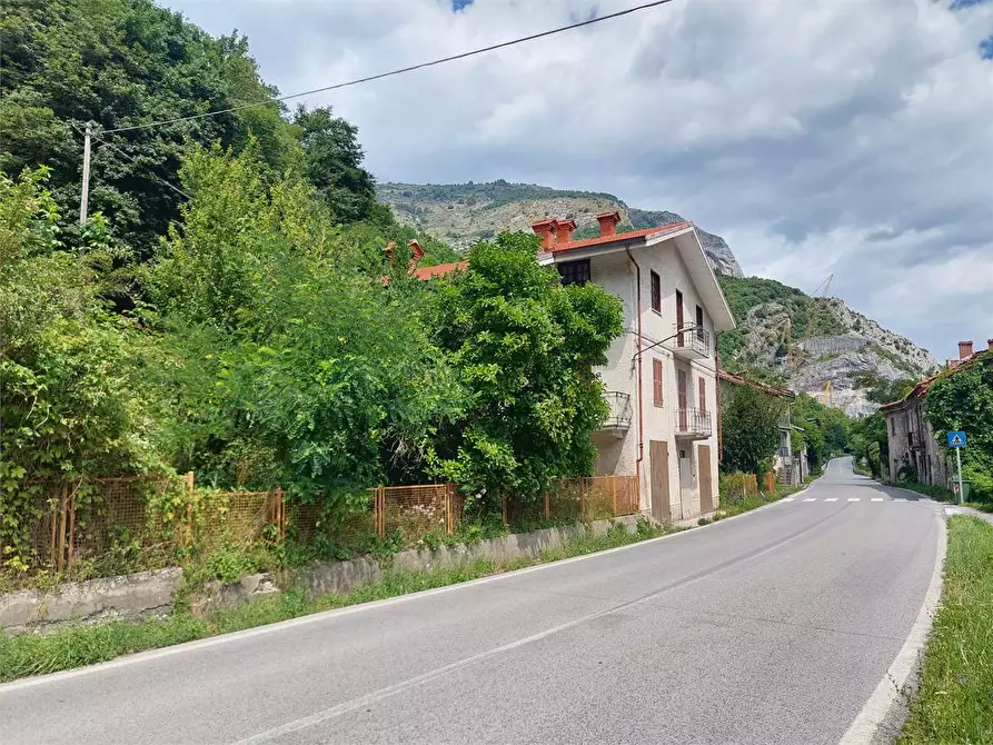 Immagine 2 di Casa indipendente in vendita  in Frazione Isola Perosa a Ormea