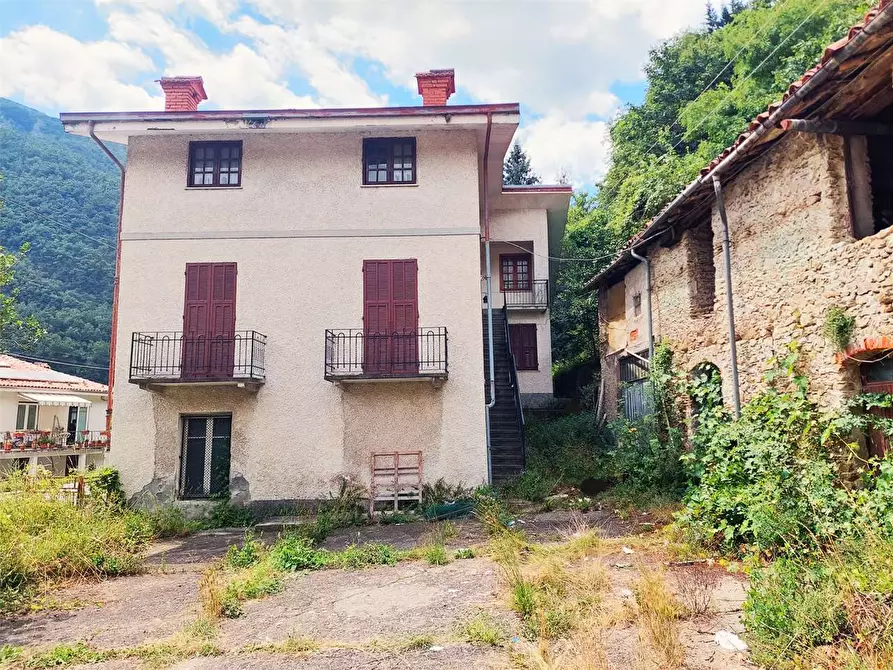 Immagine 1 di Casa indipendente in vendita  in Frazione Isola Perosa a Ormea