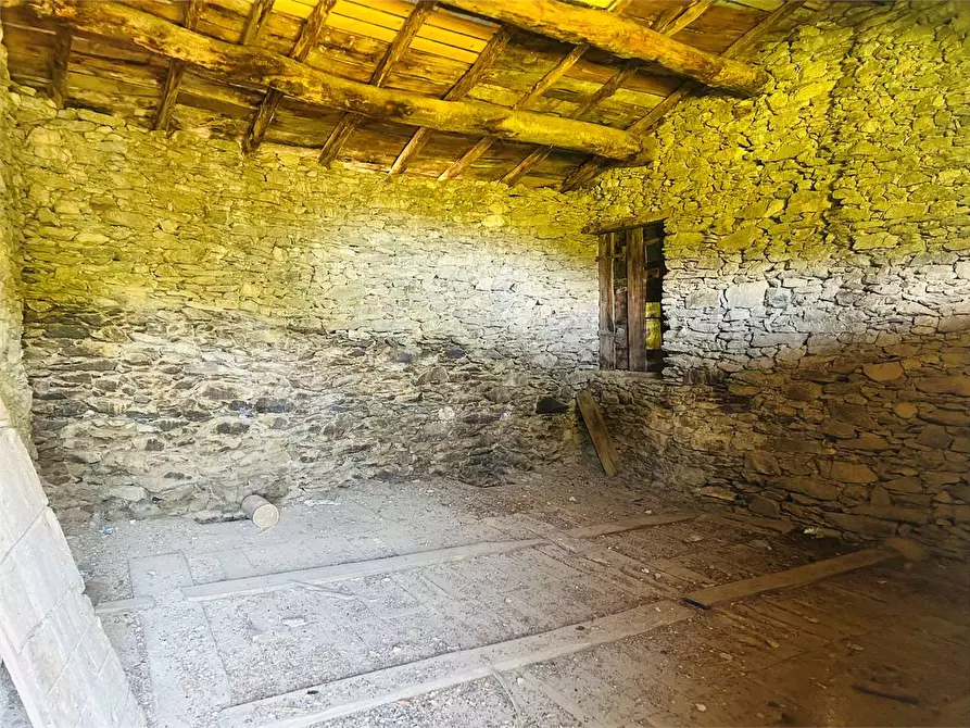 Immagine 19 di Rustico / casale in vendita  in Località Perondo - Gialatti  a Ormea