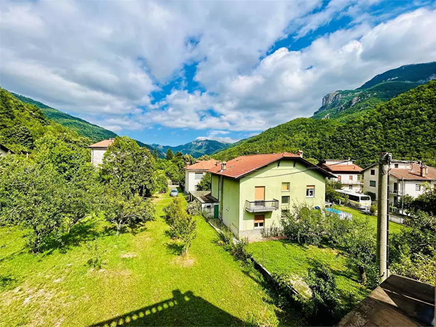 Immagine 33 di Villa in vendita  in Viale Piaggio a Ormea