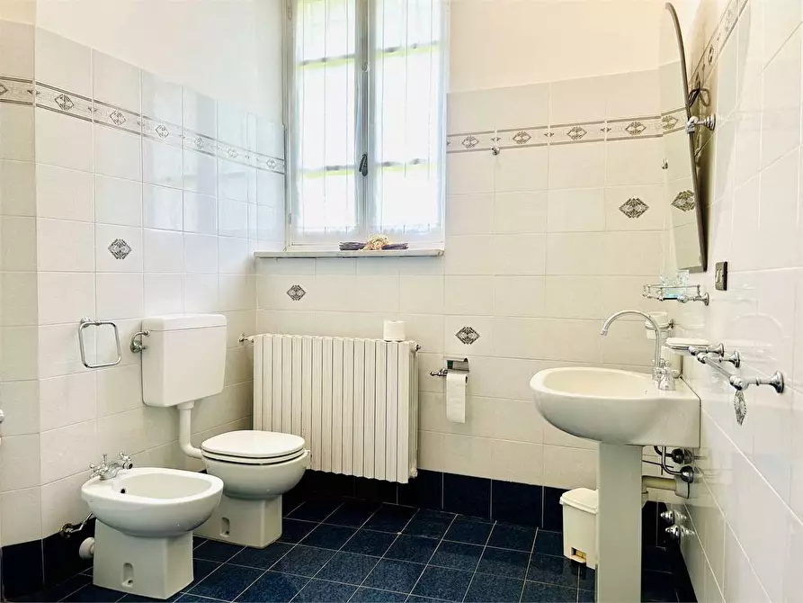 Immagine 39 di Villa in vendita  in Viale Piaggio a Ormea