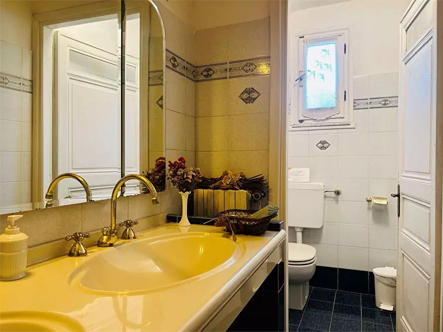 Immagine 23 di Villa in vendita  in Viale Piaggio a Ormea