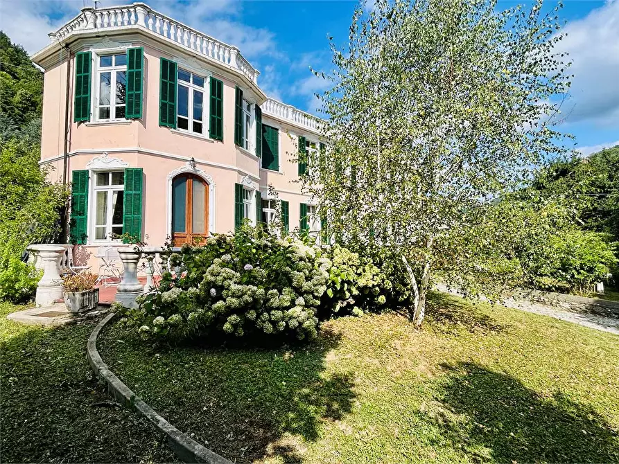 Immagine 2 di Villa in vendita  in Viale Piaggio a Ormea
