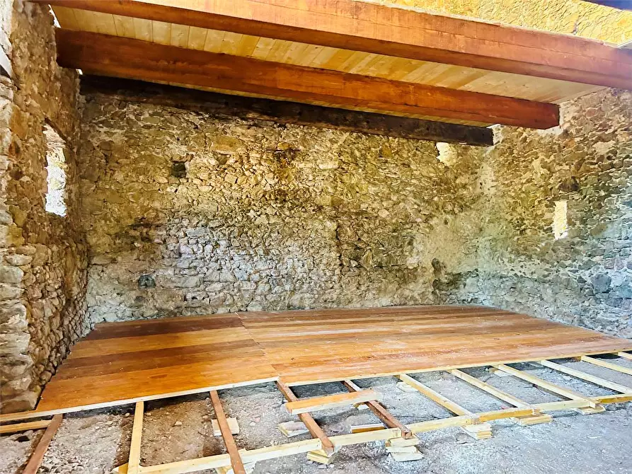 Immagine 7 di Rustico / casale in vendita  in Strada Provinciale a Priola