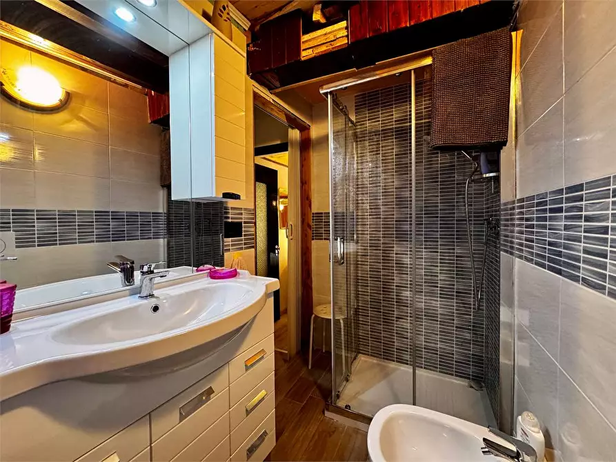 Immagine 20 di Appartamento in vendita  in Via De Filippi 31 a Pieve Di Teco