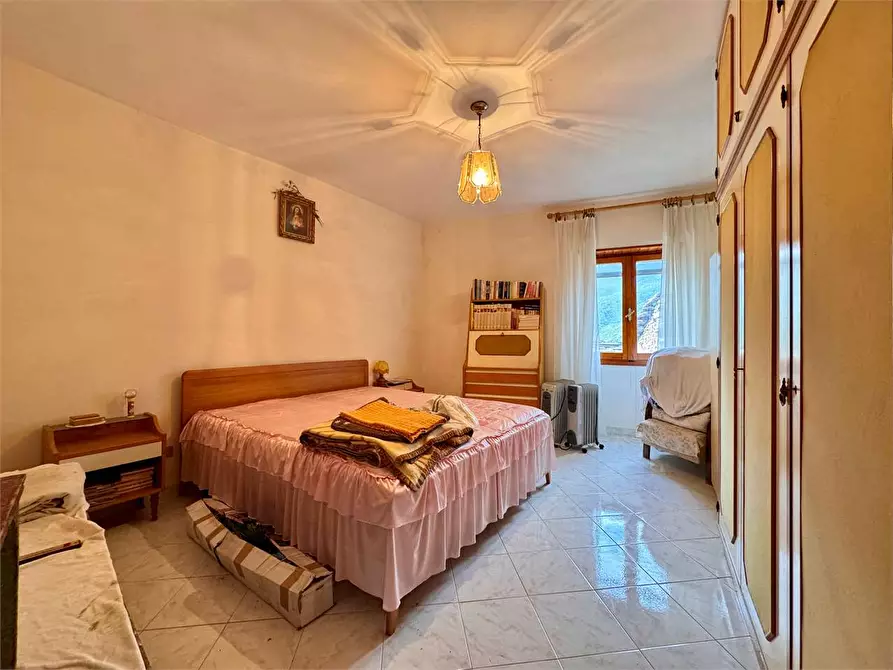 Immagine 39 di Casa indipendente in vendita  in Via Buenos Aires 15 a Rezzo