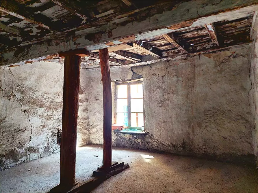 Immagine 9 di Rustico / casale in vendita  in Via Pelazza 18 a Ormea