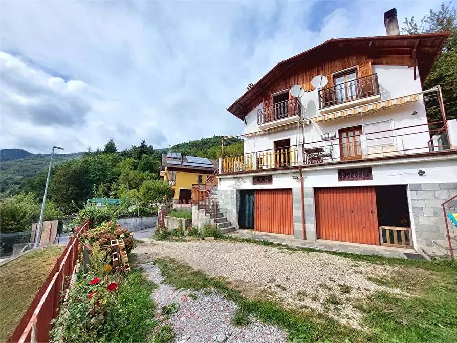 Immagine 43 di Porzione di villa in vendita  in Via Rosso 31 a Pornassio