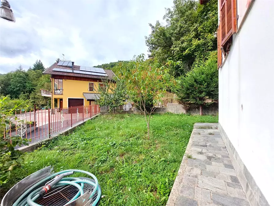 Immagine 6 di Porzione di villa in vendita  in Via Rosso 31 a Pornassio