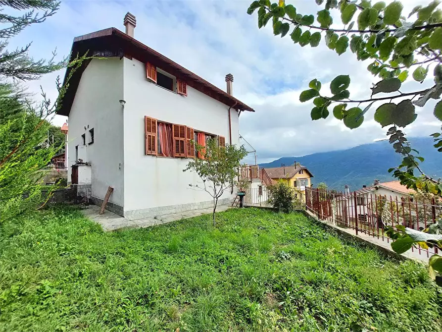 Immagine 43 di Porzione di villa in vendita  in Via Rosso 31 a Pornassio