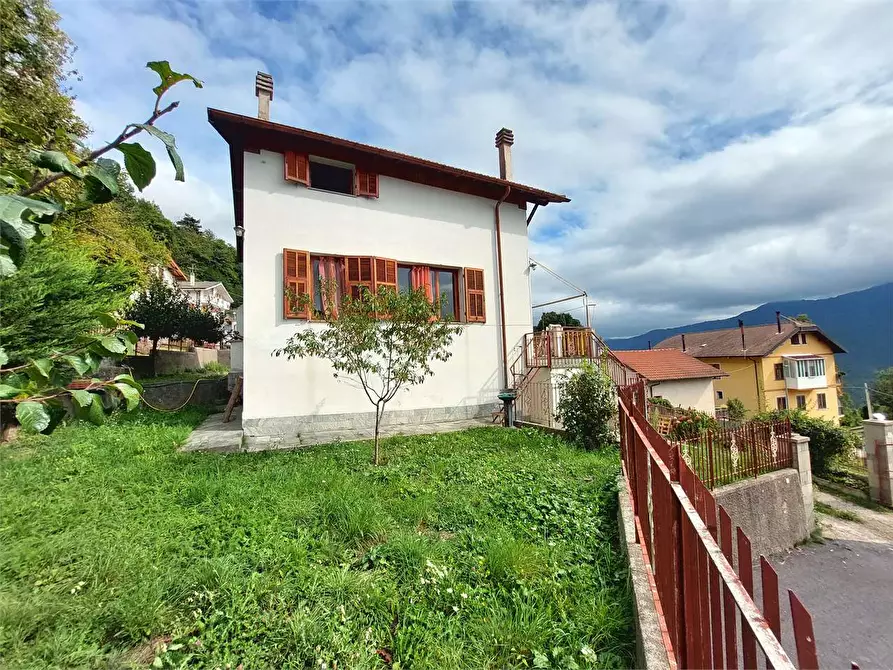 Immagine 2 di Porzione di villa in vendita  in Via Rosso 31 a Pornassio