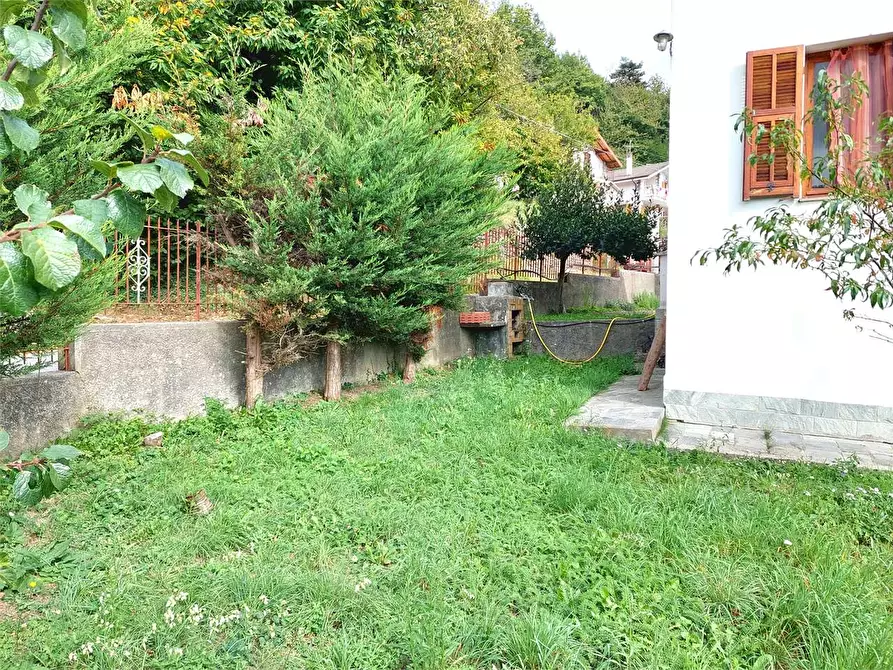 Immagine 39 di Porzione di villa in vendita  in Via Rosso 31 a Pornassio