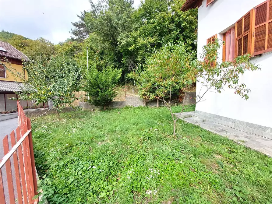 Immagine 9 di Porzione di villa in vendita  in Via Rosso 31 a Pornassio