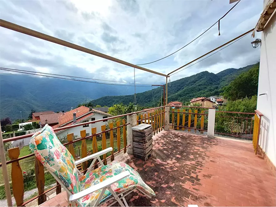 Immagine 1 di Porzione di villa in vendita  in Via Rosso 31 a Pornassio