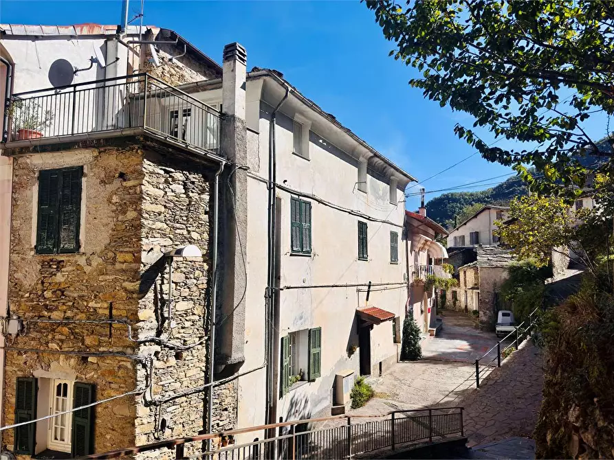 Immagine 1 di Appartamento in vendita  in Via Lavinella 1 a Rezzo