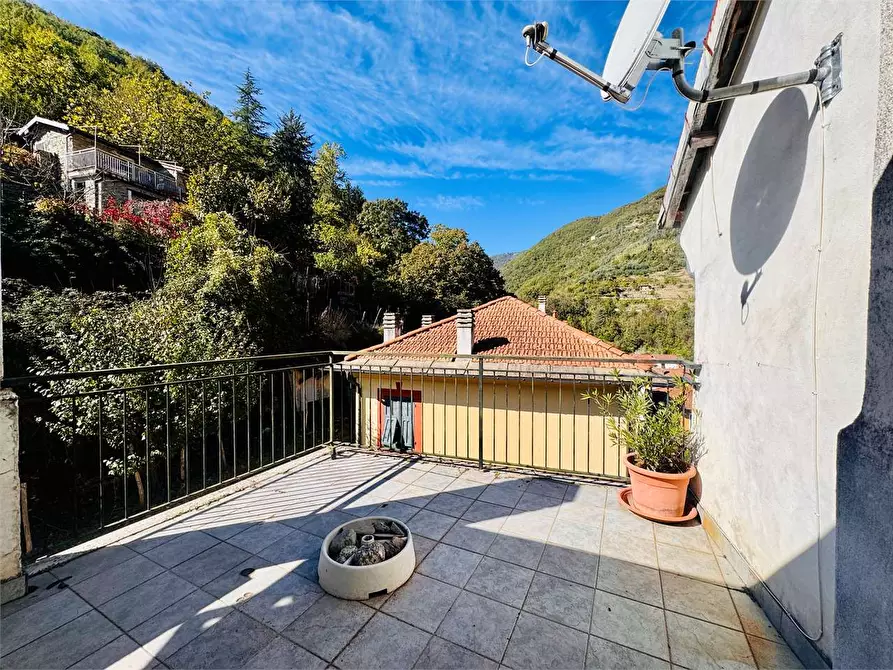 appartamento in vendita a Rezzo in zona Lavina