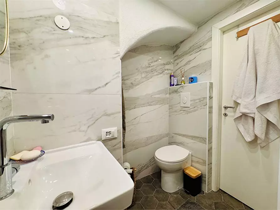 Immagine 21 di Appartamento in vendita  in Edmondo De Amicis 1 a Pieve Di Teco