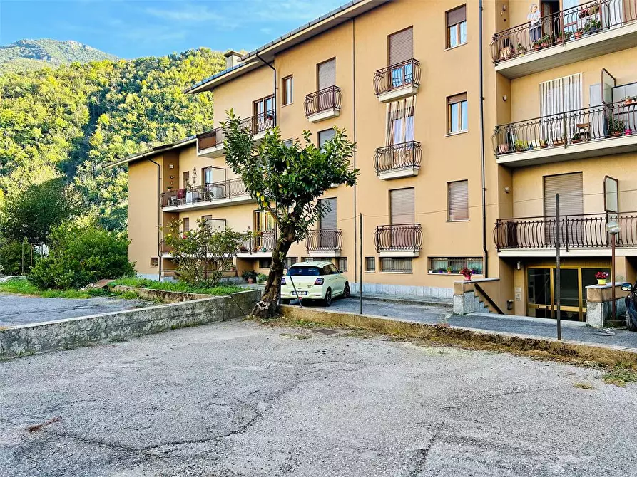 Immagine 40 di Appartamento in vendita  in Viale Piaggio a Ormea