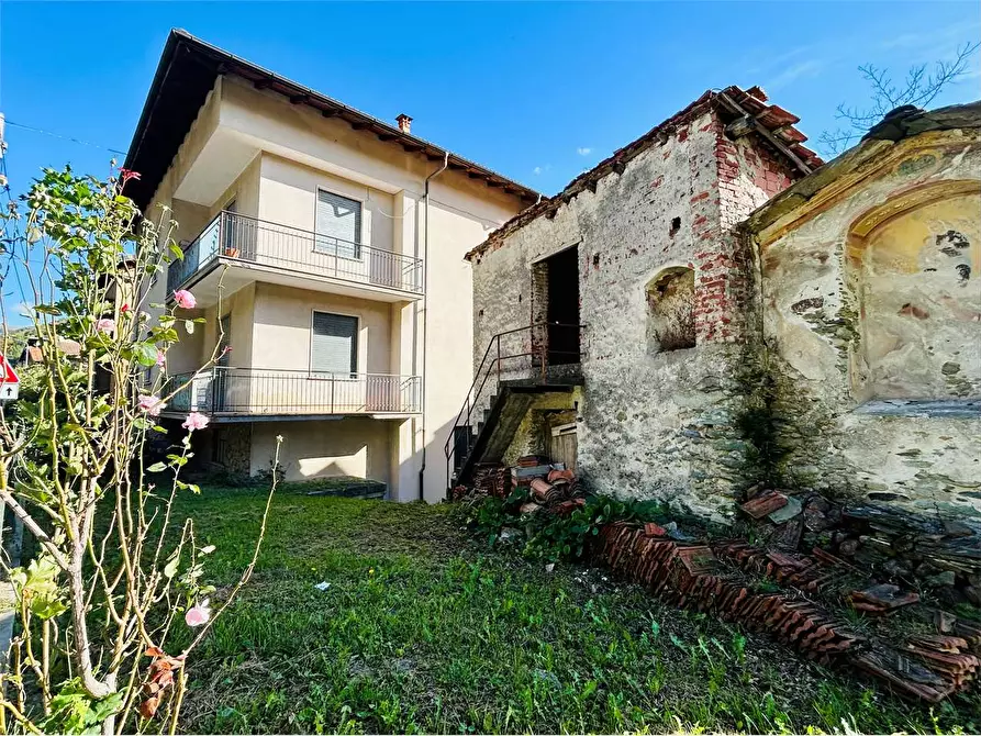 Immagine 2 di Casa indipendente in vendita  in Viale Piaggio  a Ormea