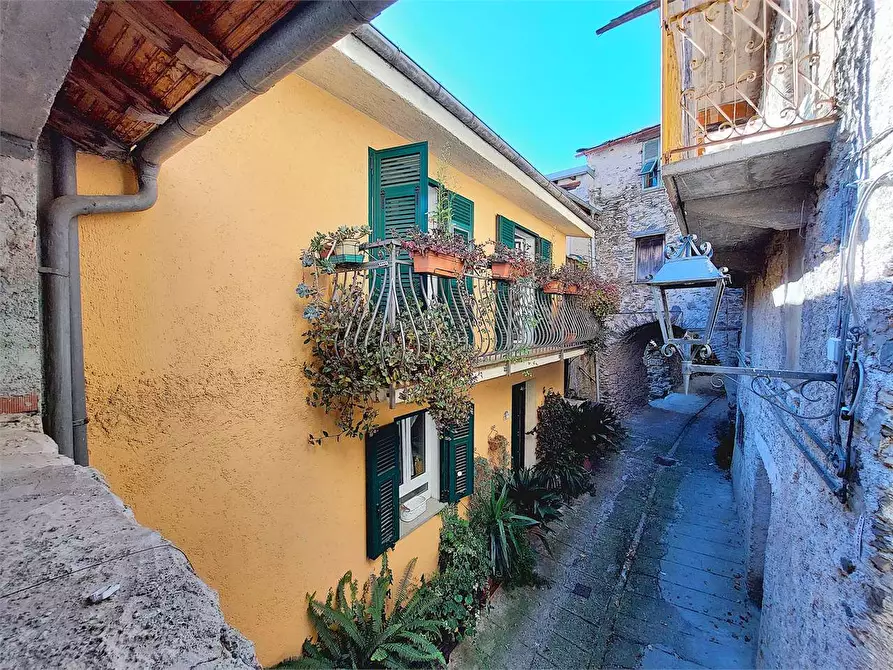 Immagine 2 di Casa indipendente in vendita  in Via Palestro 14 a Cosio D'arroscia