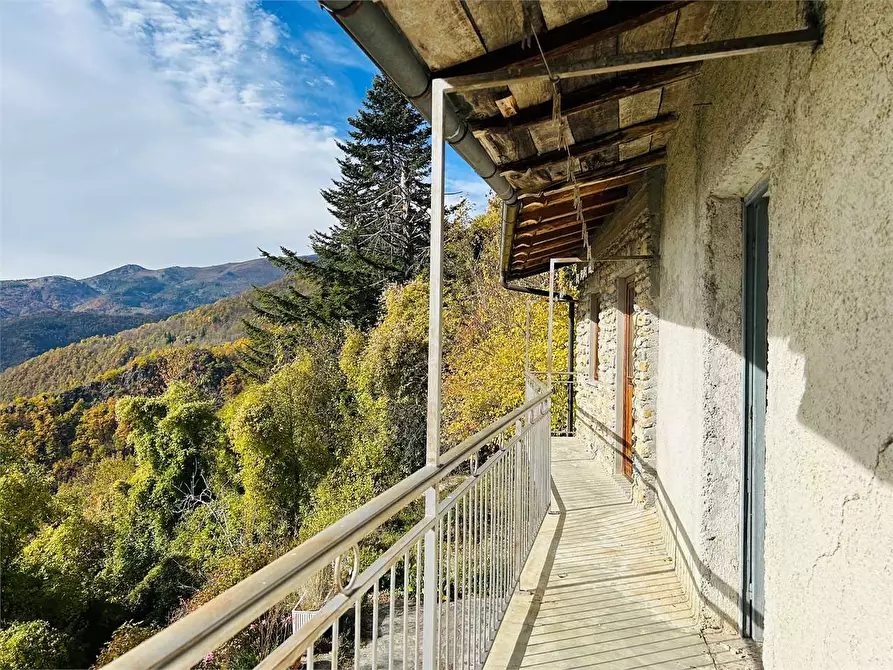 Immagine 8 di Rustico / casale in vendita  in Frazione Albra  a Ormea