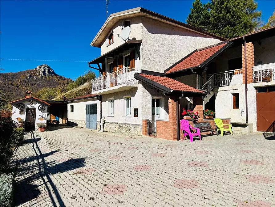 Immagine 1 di Casa indipendente in vendita  in Regione Crose  8 a Garessio