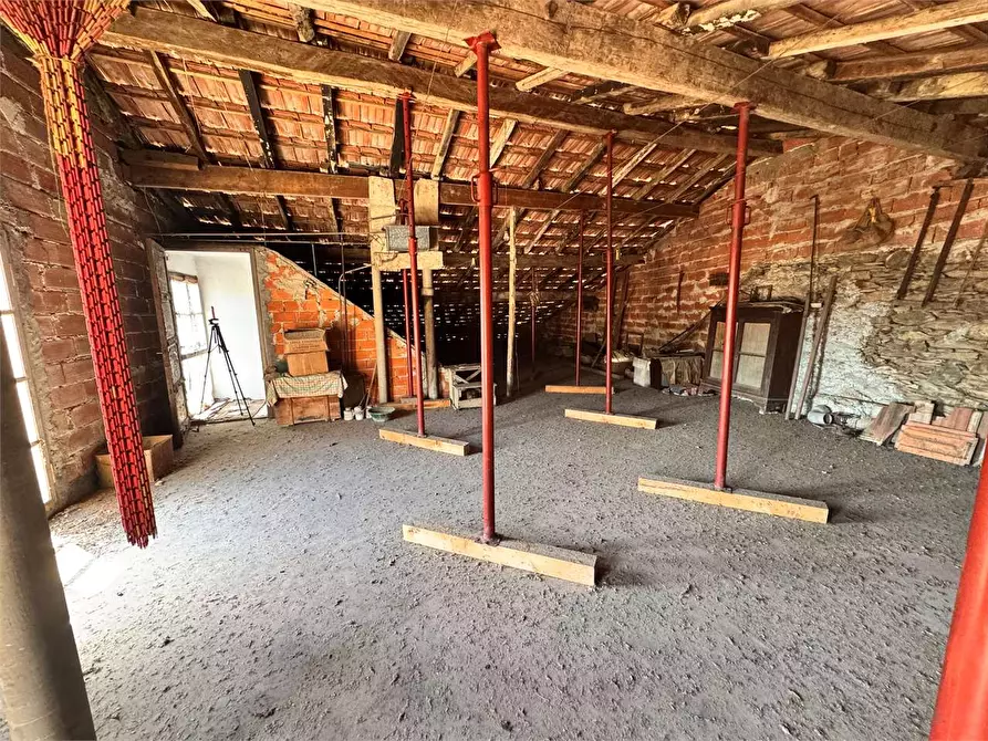 Immagine 30 di Appartamento in vendita  in Via Umberto 1 31 a Ranzo