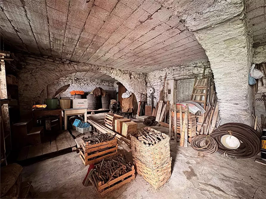 Immagine 26 di Appartamento in vendita  in Via Umberto 1 31 a Ranzo