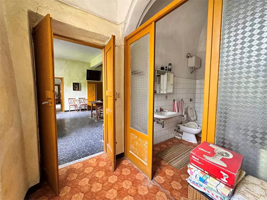 Immagine 33 di Appartamento in vendita  in Via Umberto 1 31 a Ranzo