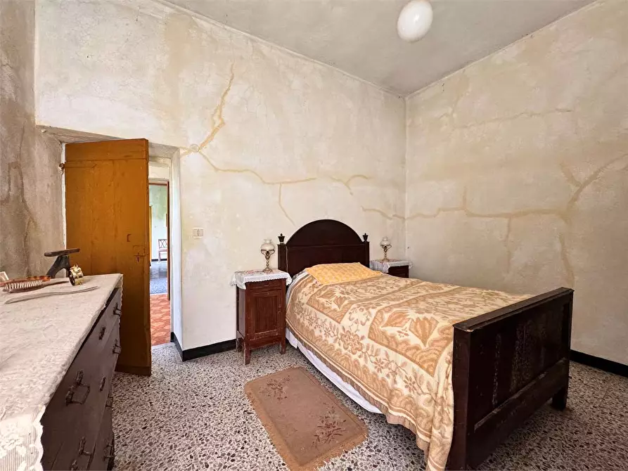 Immagine 37 di Appartamento in vendita  in Via Umberto 1 31 a Ranzo