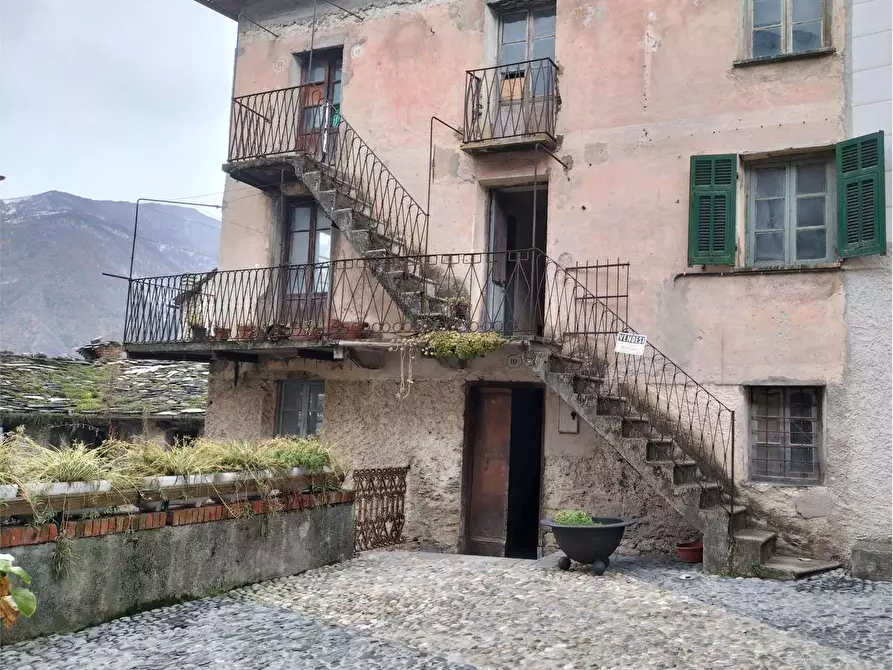 Immagine 1 di Porzione di casa in vendita  a Cosio D'arroscia