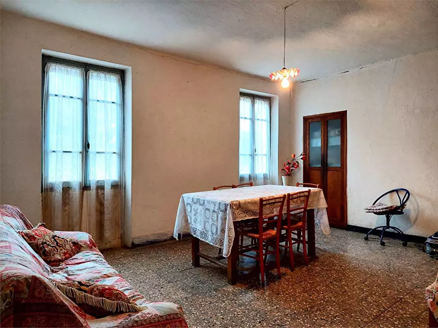 Immagine 2 di Casa indipendente in vendita  in Piazza Vittorio Veneto 9 a Borghetto D'arroscia