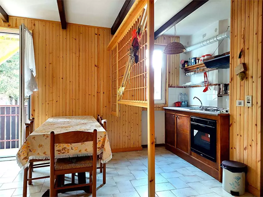 Immagine 5 di Appartamento in vendita  in Frazione Monesi di Mendatica Condominio del Sole a Mendatica