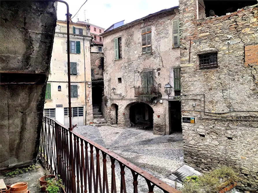Immagine 10 di Porzione di casa in vendita  in Piazza IV Novembre 10 a Cosio D'arroscia
