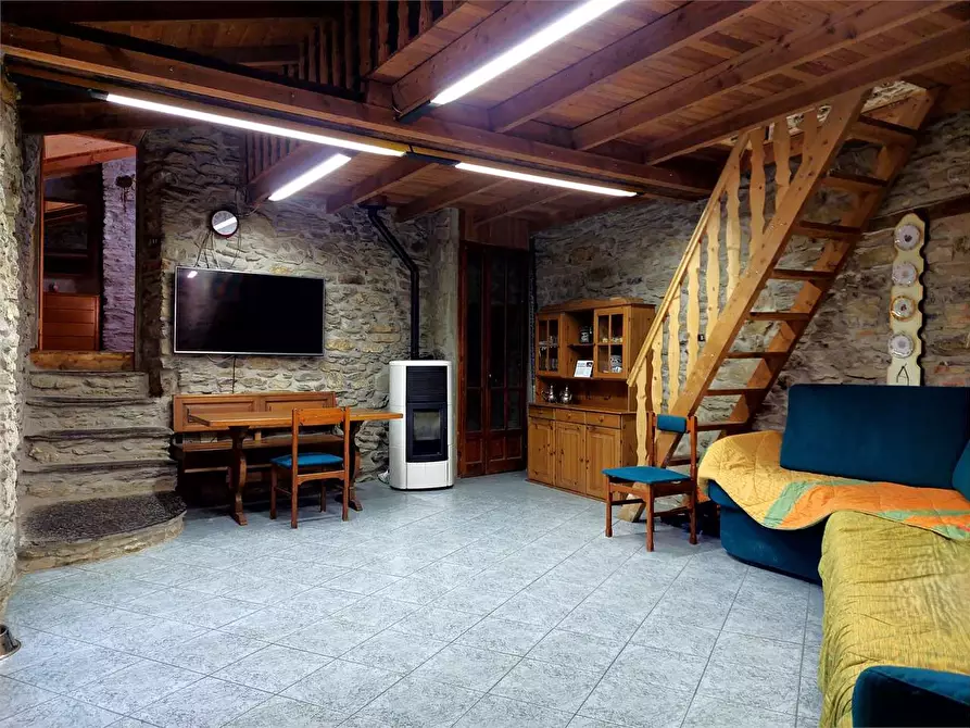 Immagine 2 di Casa indipendente in vendita  in Salita Case Soprane  9 a Pieve Di Teco