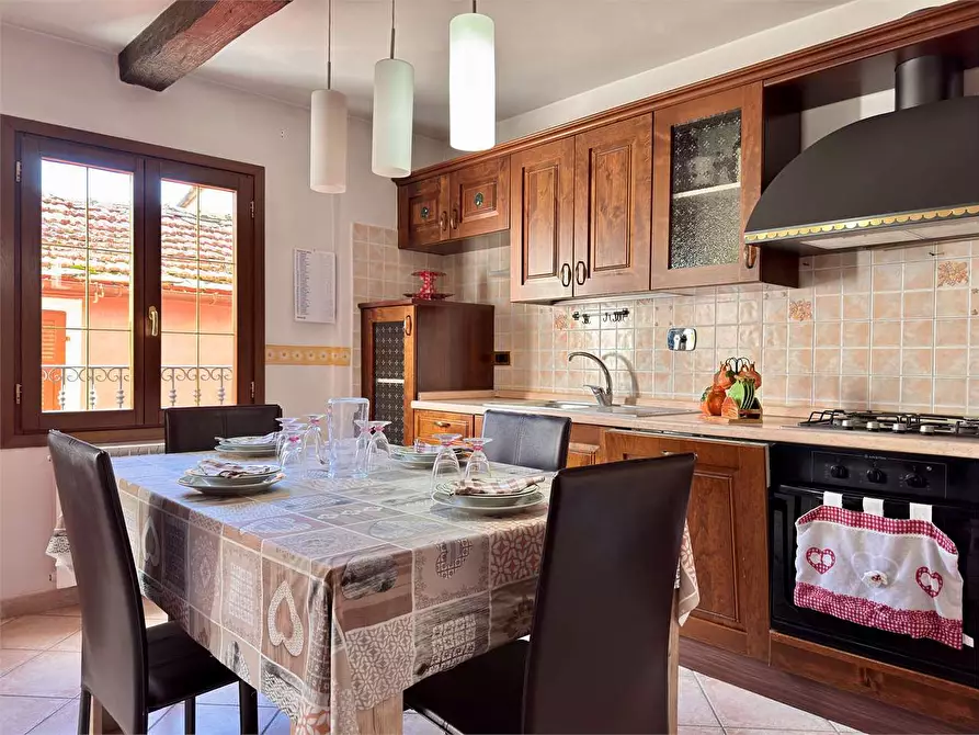 Immagine 2 di Casa indipendente in vendita  in Piazza Castello 4 a Aurigo