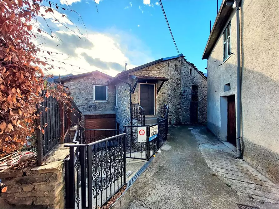 Immagine 1 di Casa indipendente in vendita  in Salita Alle Case Soprane 9 a Pieve Di Teco