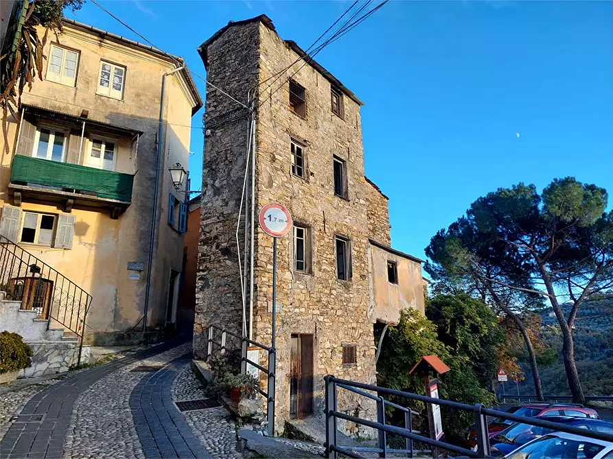 Immagine 1 di Rustico / casale in vendita  in Piazza Vittorio Veneto a Pontedassio