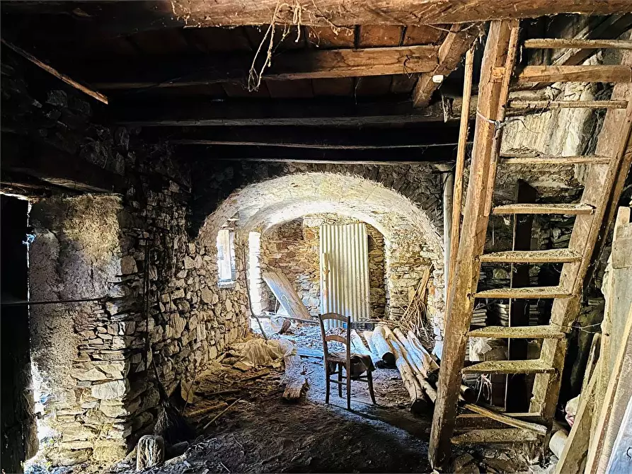 Immagine 19 di Rustico / casale in vendita  in Ruora, Via San Rocco a Caprauna