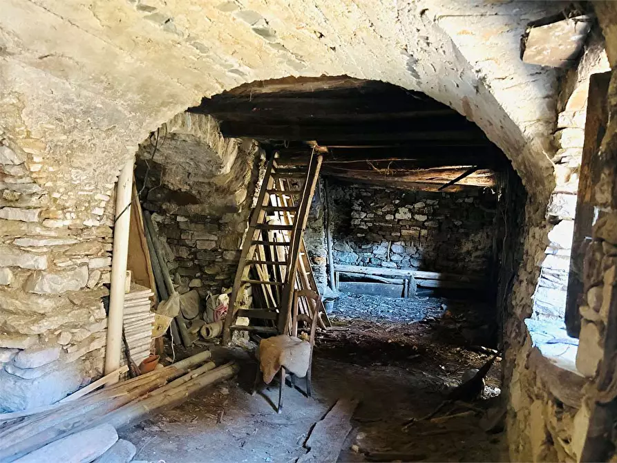 Immagine 26 di Rustico / casale in vendita  in Ruora, Via San Rocco a Caprauna