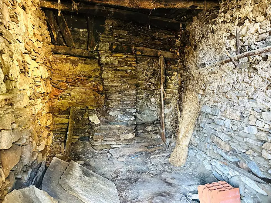 Immagine 29 di Rustico / casale in vendita  in Ruora, Via San Rocco a Caprauna