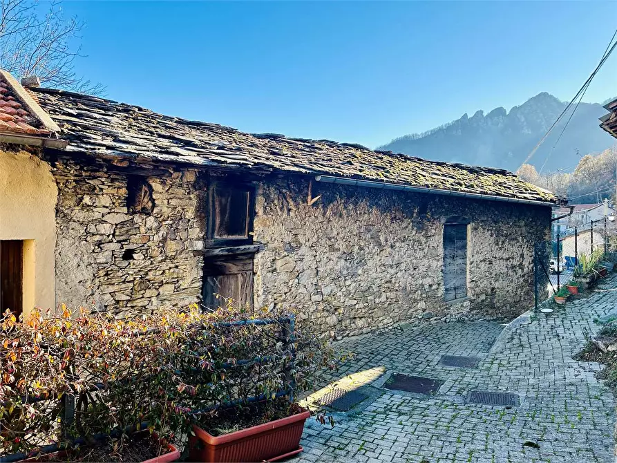 Immagine 15 di Rustico / casale in vendita  in Ruora, Via San Rocco a Caprauna