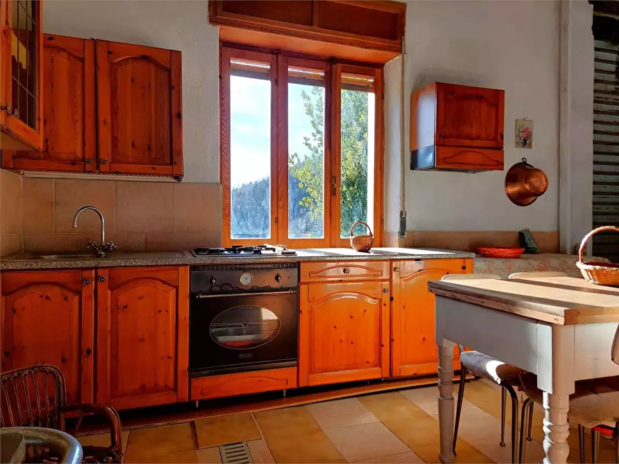 Immagine 39 di Appartamento in vendita  in Via Valdarmella Località Pronzai a Ormea