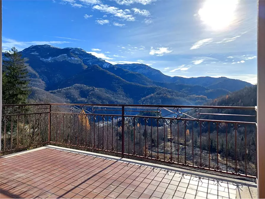 Immagine 1 di Appartamento in vendita  in Via Valdarmella Località Pronzai a Ormea