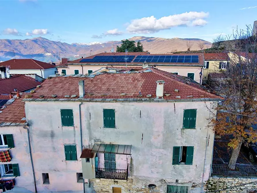 Immagine 1 di Appartamento in vendita  in Piazza Castello  1 a Lucinasco