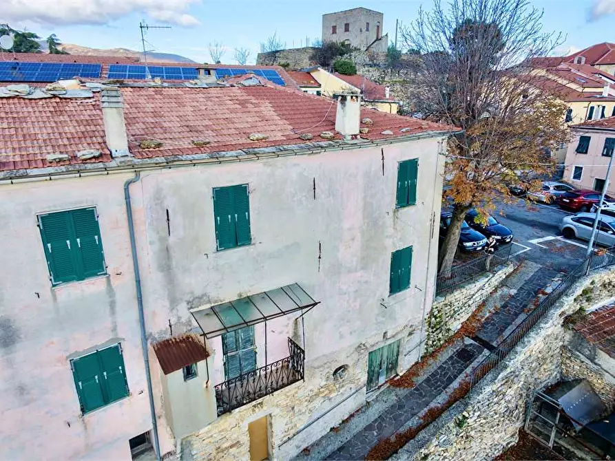 Immagine 1 di Appartamento in vendita  in Piazza Castello  1 a Lucinasco